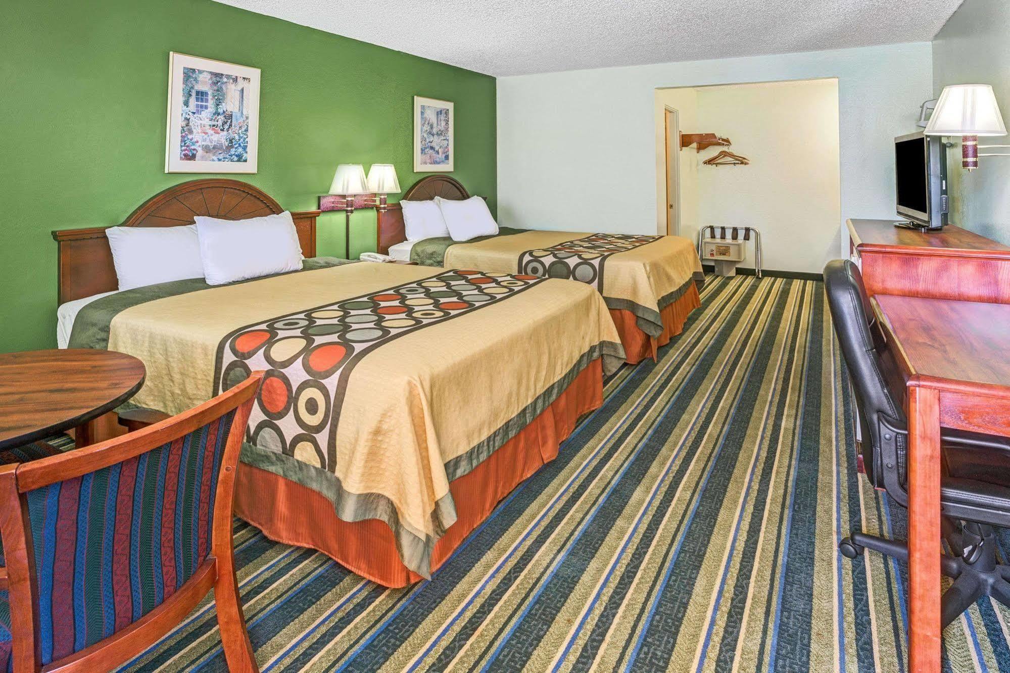 Super 8 By Wyndham Yreka Hotel Exterior photo
